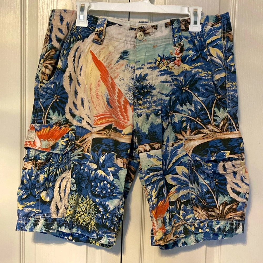 VGUC Denim & Supply Ralph Lauren tropical men’s cargo shorts. Size 32.